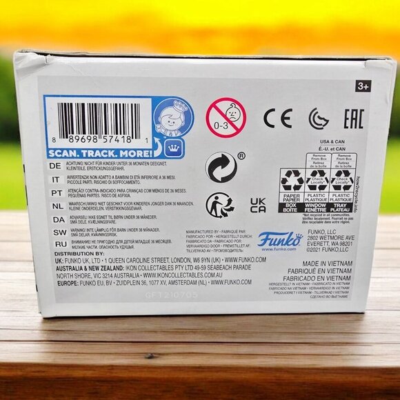 Funko Pop! ✦ Elvira #68 ✦ Diamond Glitter Red Gown 40th Anniversary Goth Icon - Picture 6 of 7